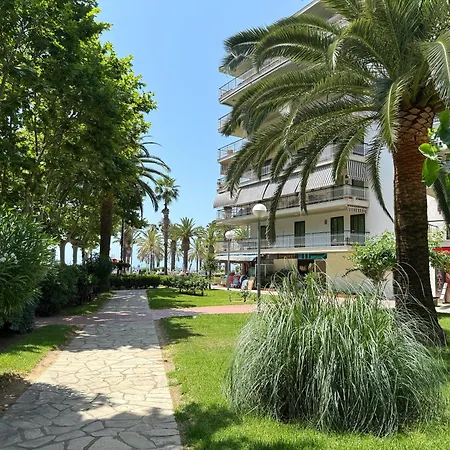 Domuum Holidays - Delfos Apartment *